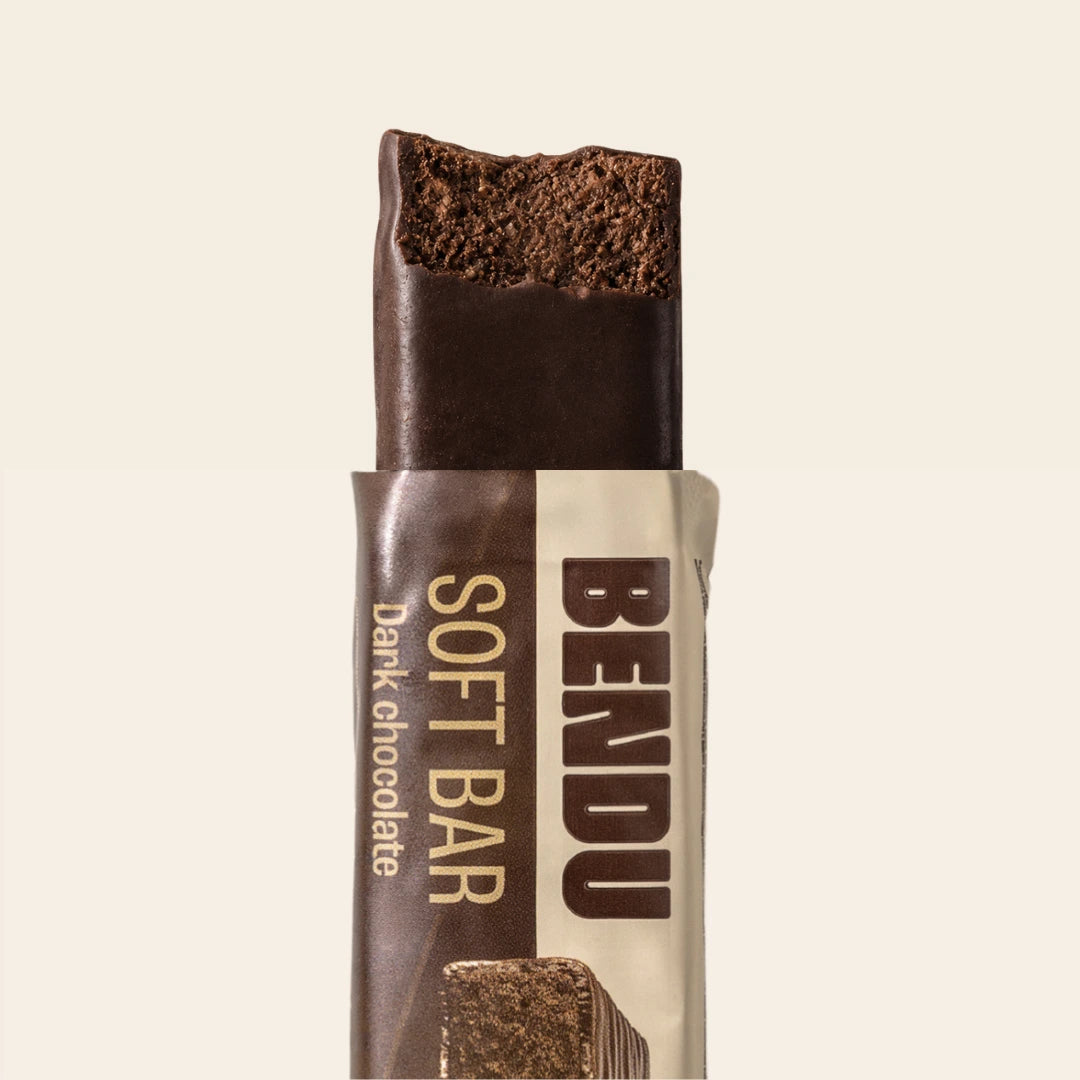 Soft Bar Dark Chocolate Bendu 45 g aberta com cobertura dark